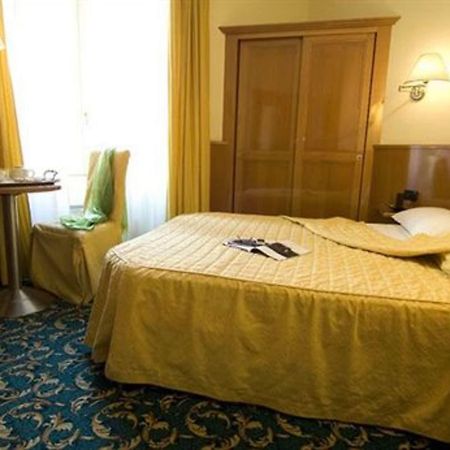 Hotel Cinque Giornate Milan Luaran gambar