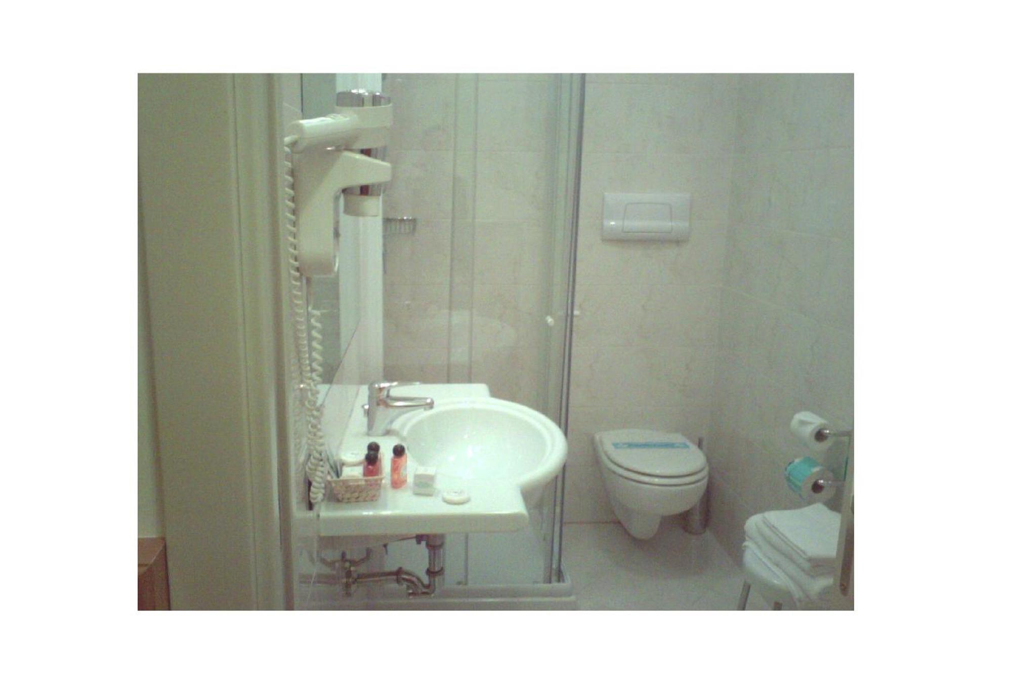 Hotel Cinque Giornate Milan Luaran gambar