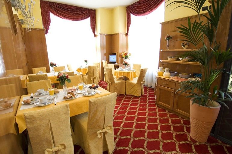 Hotel Cinque Giornate Milan Luaran gambar
